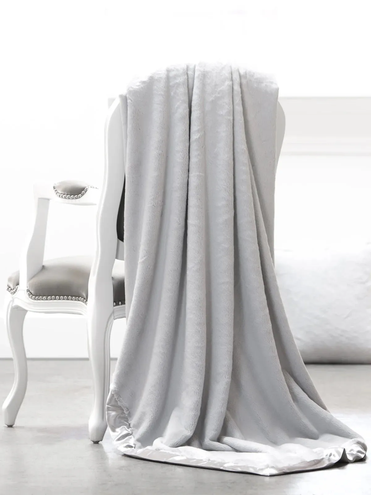 Luxe™ Big Kid Blanket - Silver